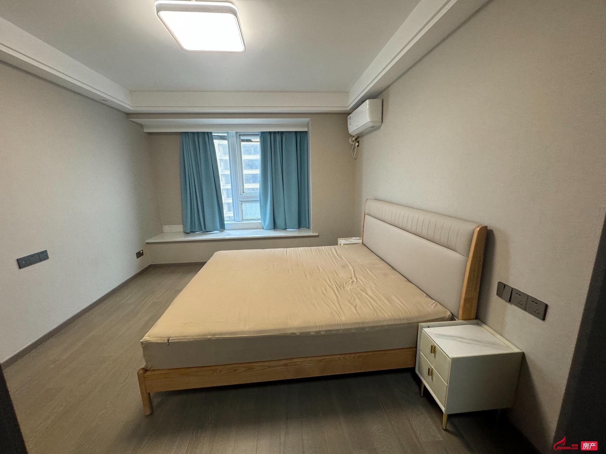 整租：中南君悦府95平 装修新 两室两厅两卫 设施齐全2500/月包物业