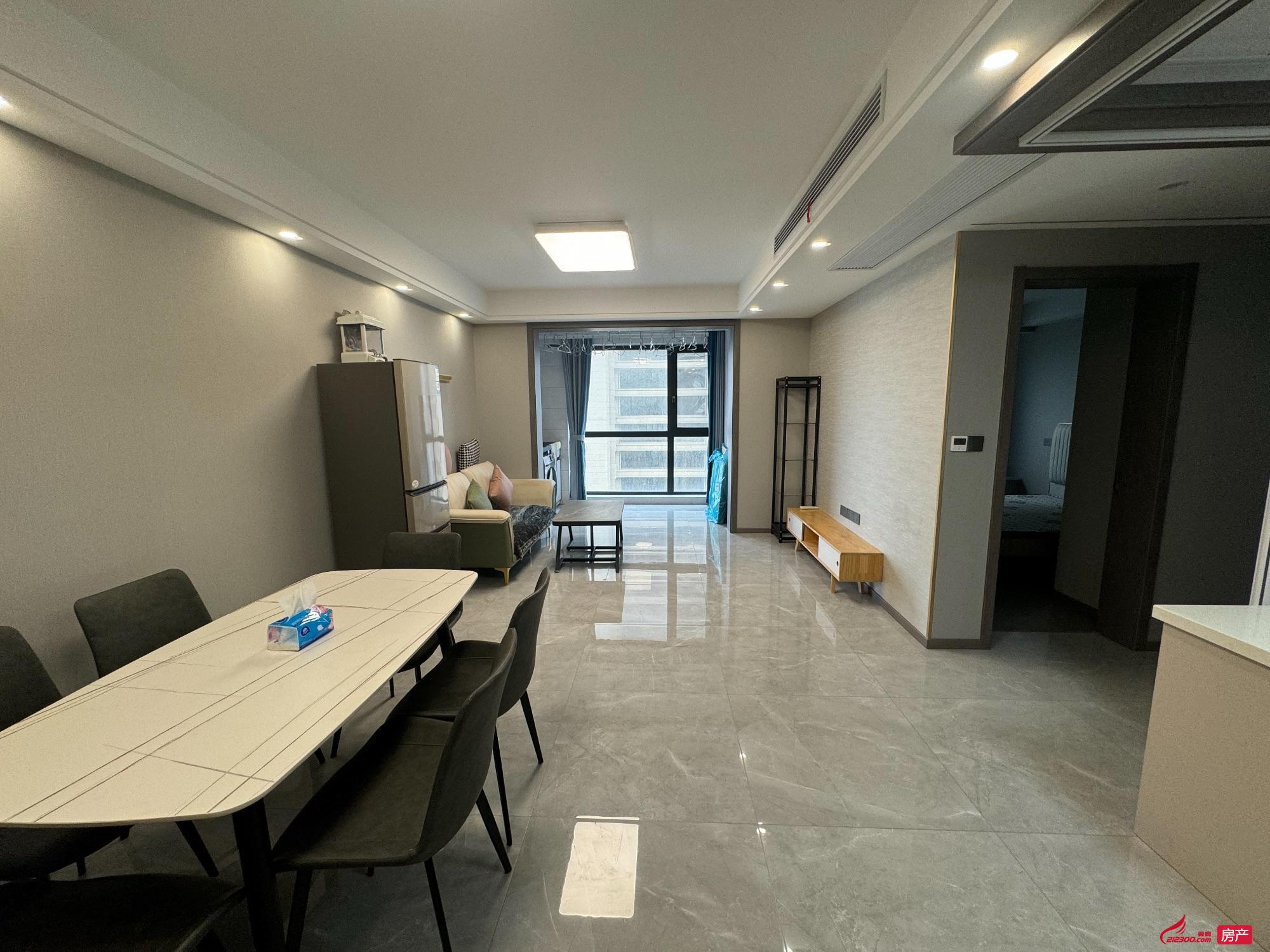 整租：中南君悦府95平 装修新 两室两厅两卫 设施齐全2500/月包物业