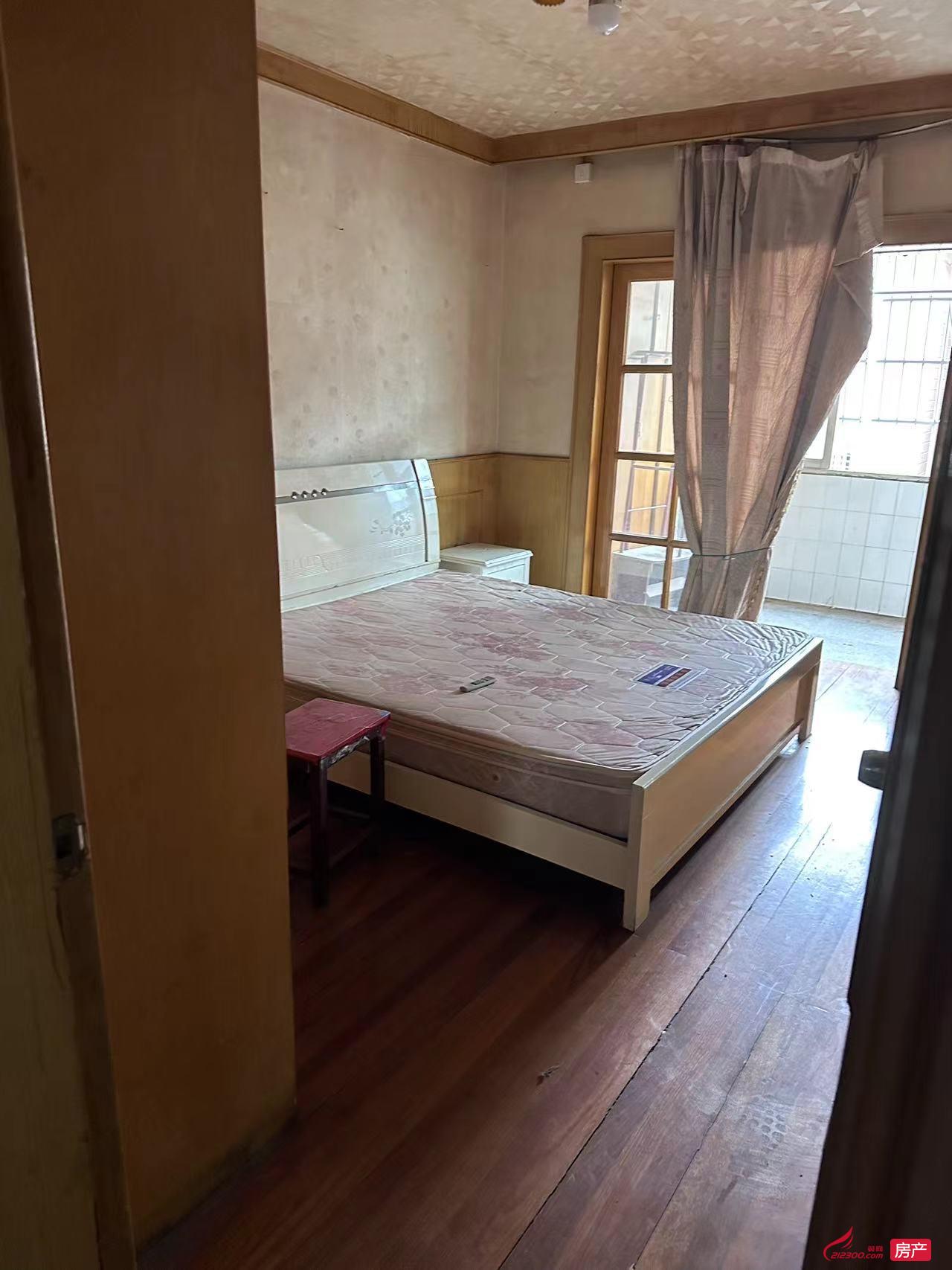 出租华南新村3室2厅2卫120平米1200元/月13915821740